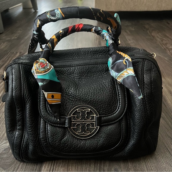 Tory Burch Authentic Duffle Black Pebbled Leather Bag - Picture 2 of 16